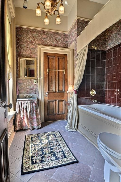 relax in your own private bath at the lafayette loeb house harrison room